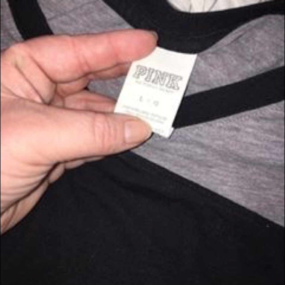 VS quarter sleeve top